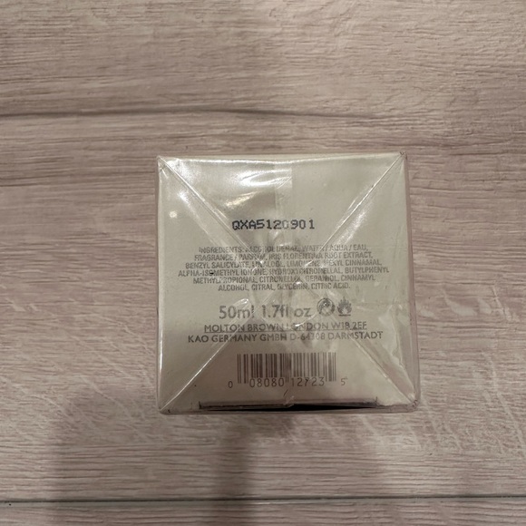 Parfume Molton Brown - Picture 2 of 4